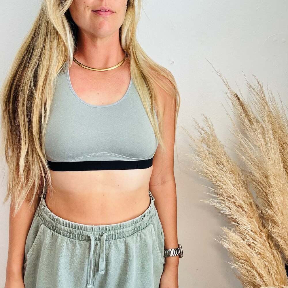 NIKE PRO Fierce Grey Gray Black Scoop Racerback Dri Fit $48 Sports Bra Crop M
